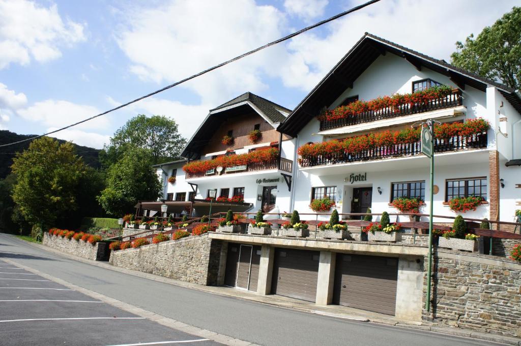 Hotel Rittersprung Ouren Екстериор снимка