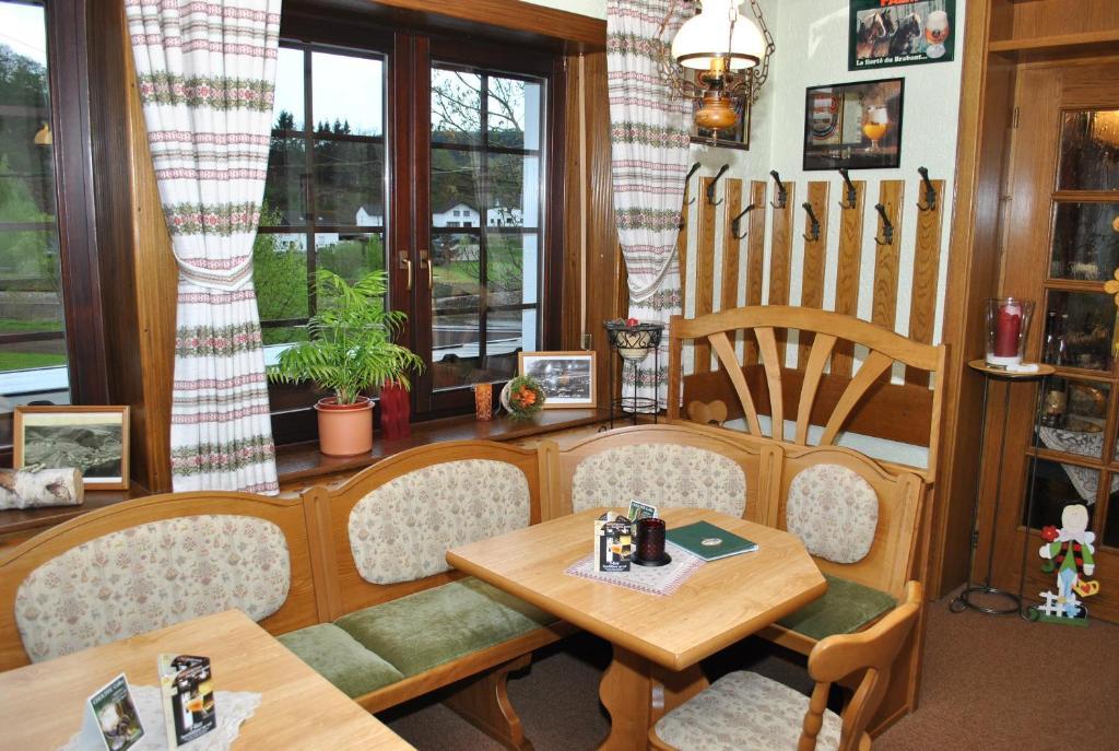 Hotel Rittersprung Ouren Екстериор снимка