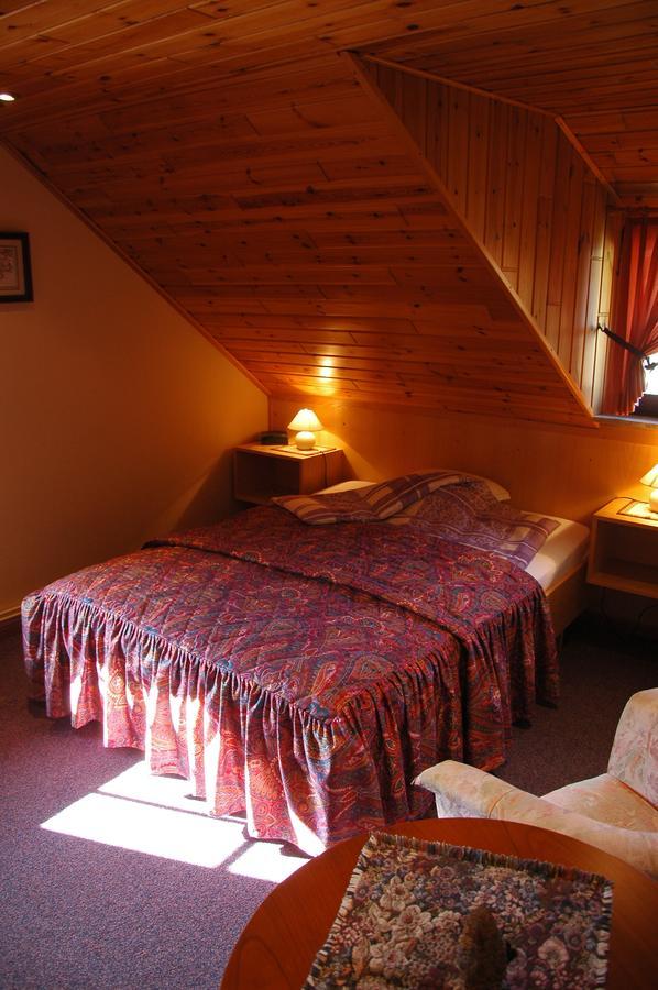 Hotel Rittersprung Ouren Екстериор снимка